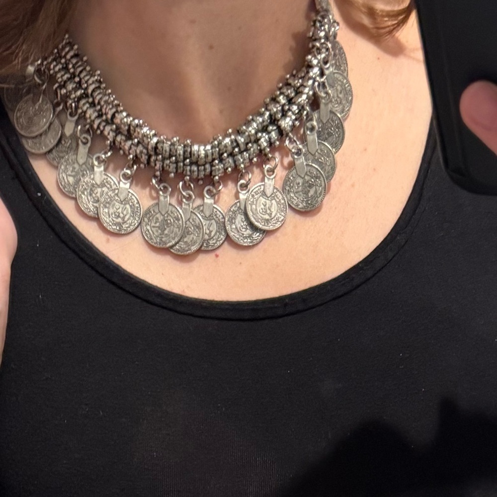 Metal necklace